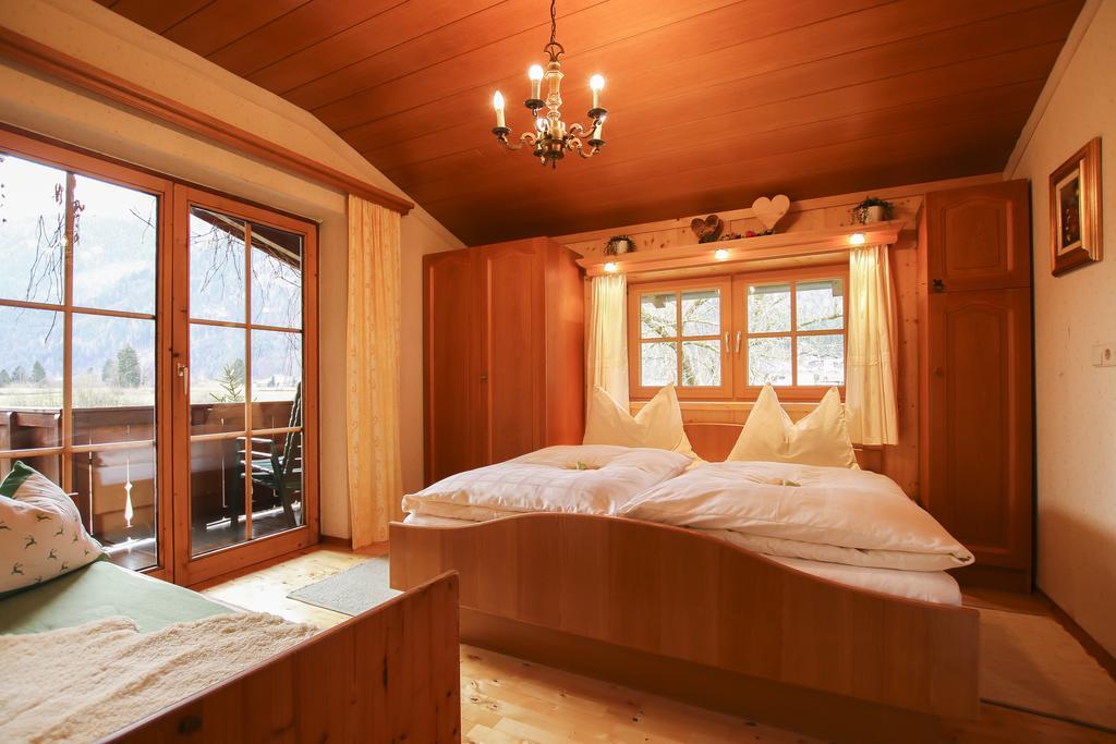 Hotel Haus Hohenwarter Lofer Zimmer foto