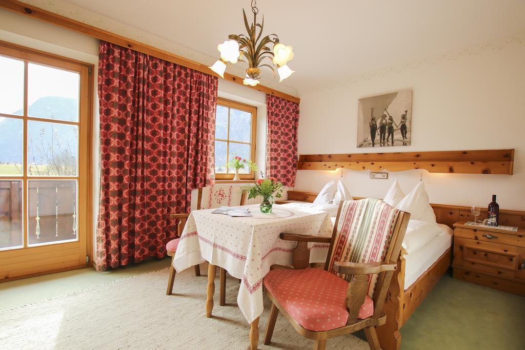 Hotel Haus Hohenwarter Lofer Zimmer foto
